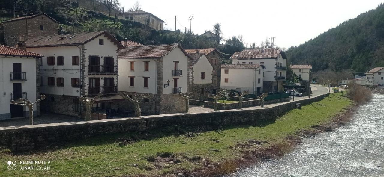 Albergue Armaia Artepea Urzainqui Kültér fotó