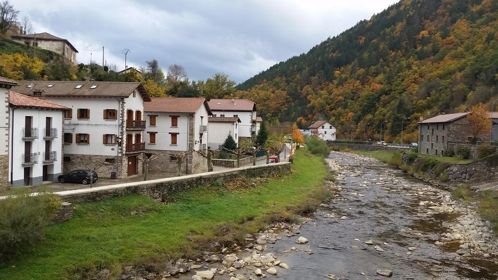 Albergue Armaia Artepea Urzainqui Kültér fotó